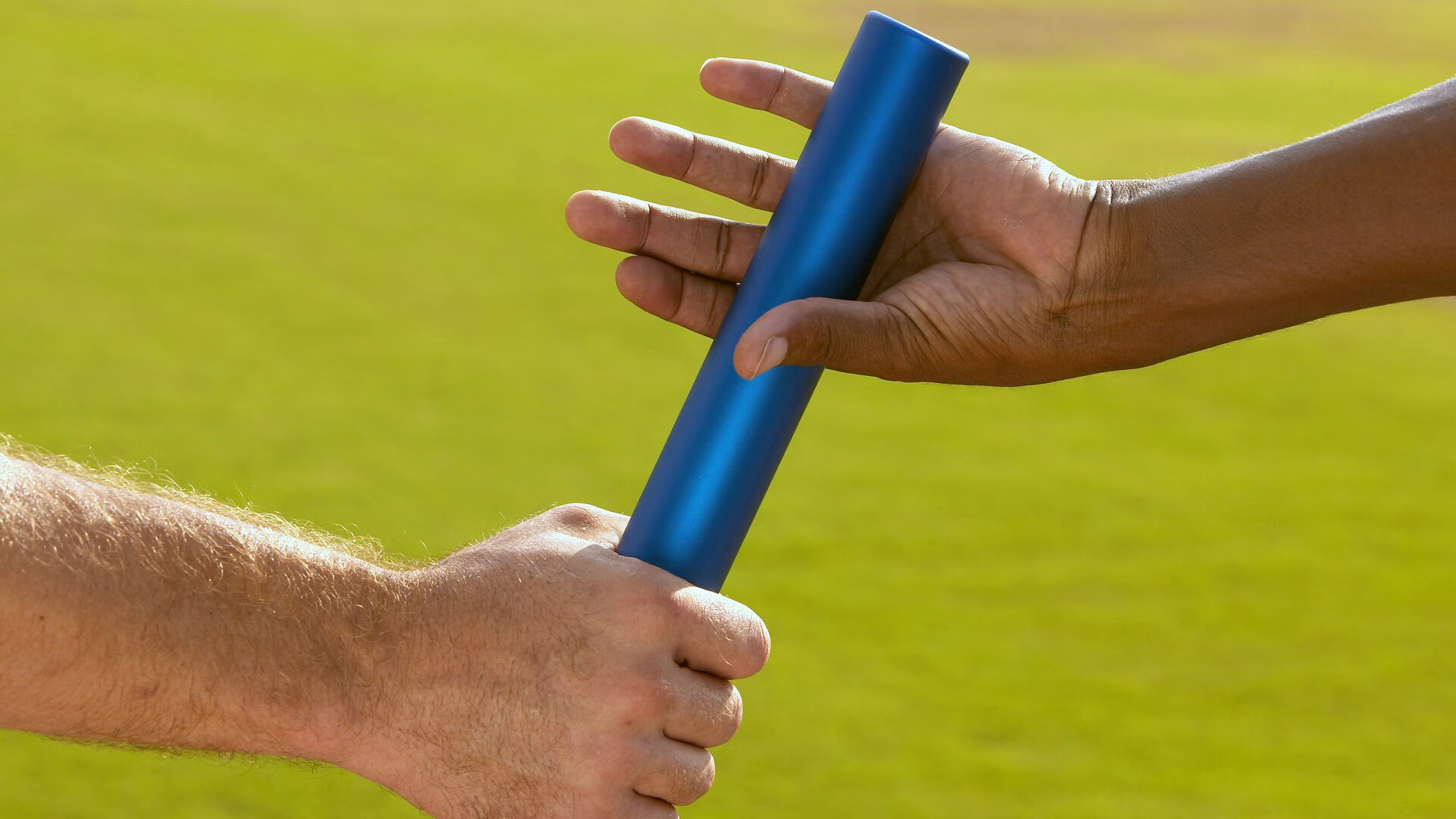 “高新体育中心:健力赛事展示力量与耐力的极致比拼”